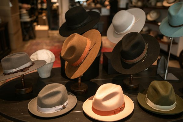 Boutique chapeaux en ligne : styles, promos et livraison rapide